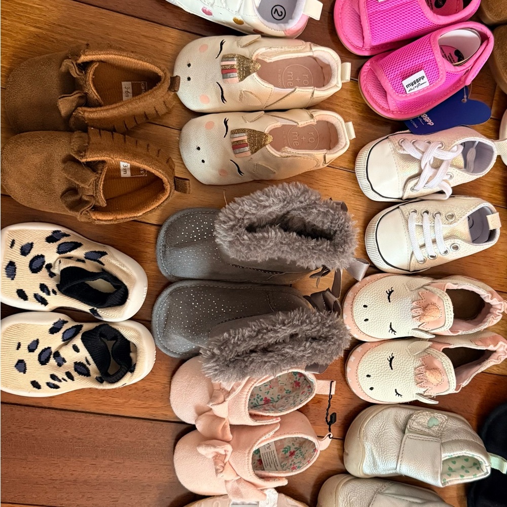 Baby shoes, various sizes
